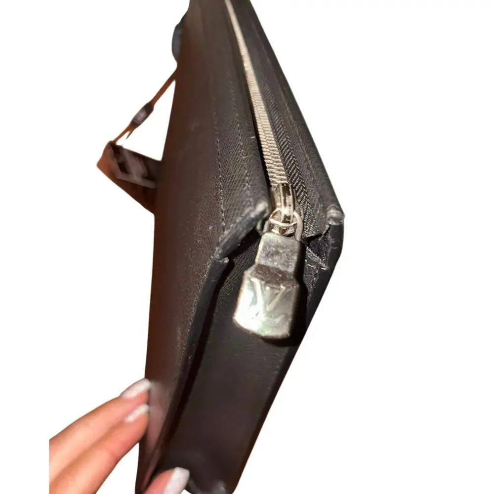 Louis Vuitton Pochette Voyage MM Taiga Black Leather Clutch Zip Pouch